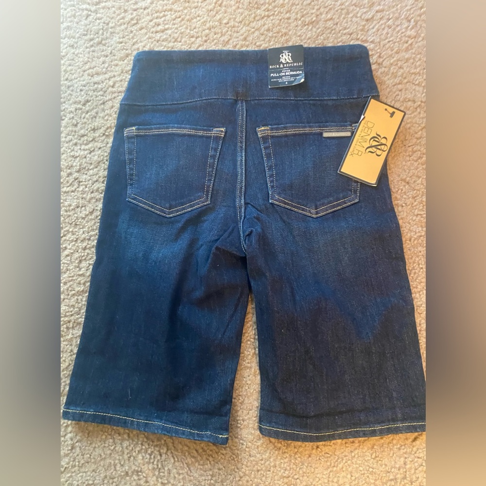 Women’s capris Brand New!